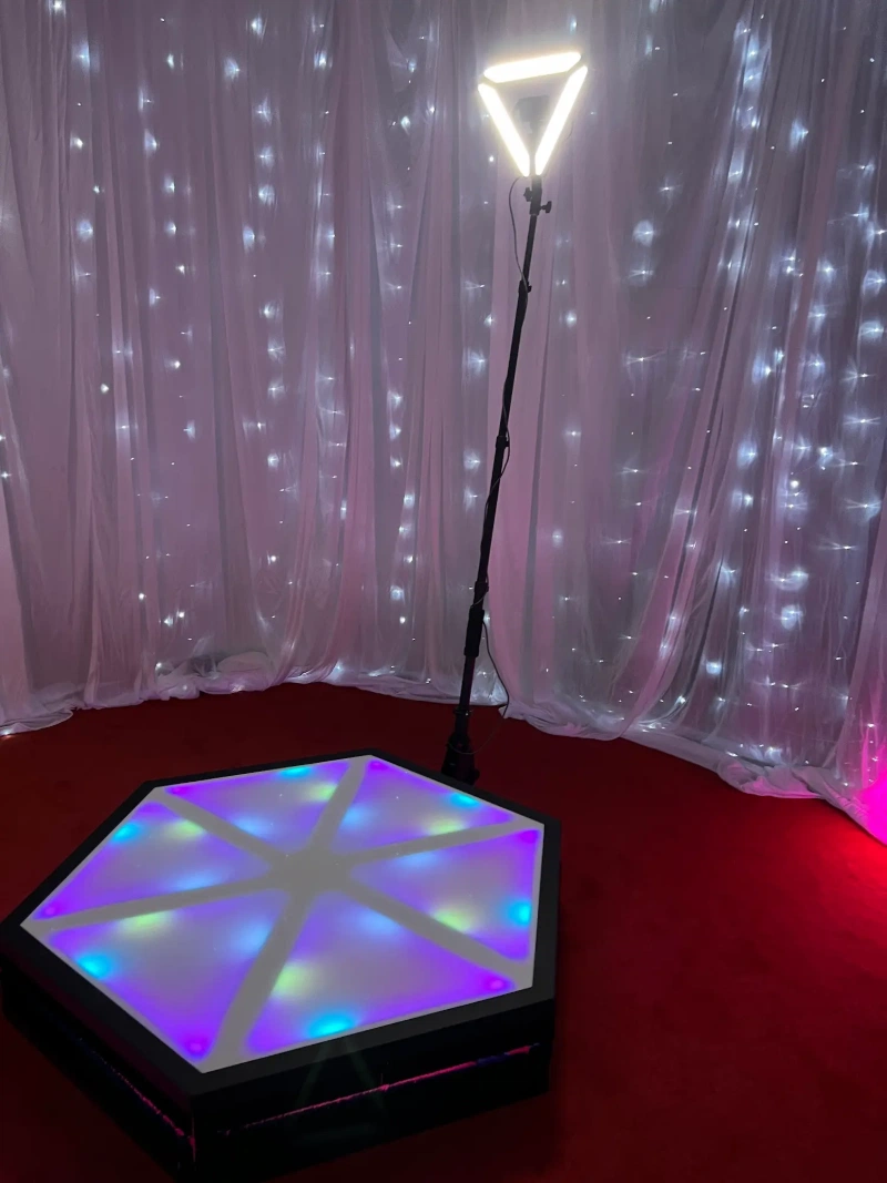 Spinner-360-Mariage Un rideau à led pour accompagner le photobooth 360°.